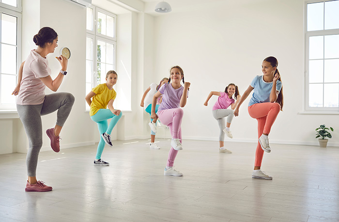 kids dancing