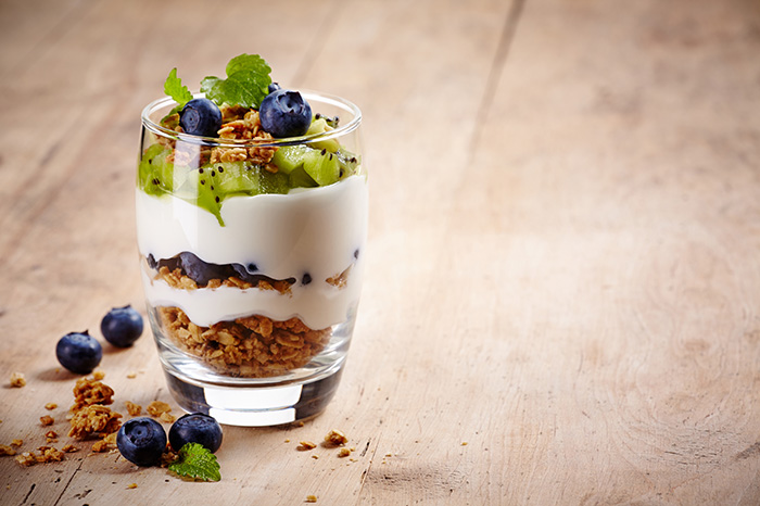 yogurt with granola and fruits